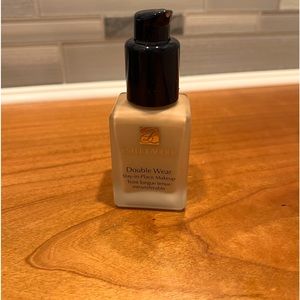 Estée Lauder Double Wear Foundation